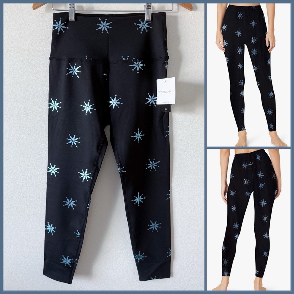 NWT Beyond Yoga High Waisted Midi Leggings Foil Snowflake Size Medium